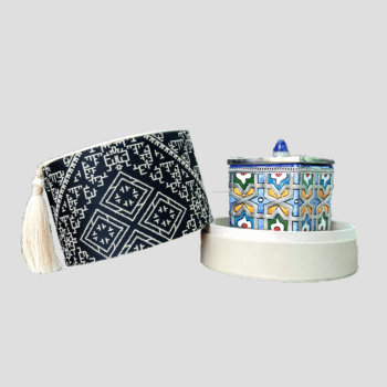 Coffret Céramique Artisanale Marocaine avec Étui en Tissu Bleu - Motif Géométrique Multicolore
